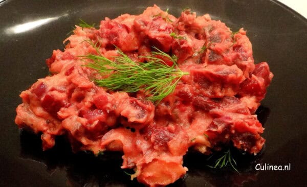 Rode bietenstamppot met mierikswortel en dille