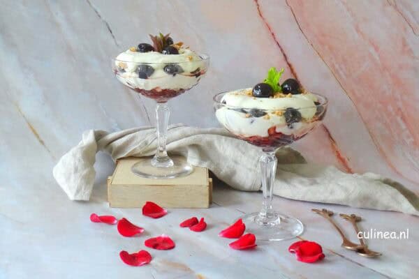 Kersen cheesecake in een glaasje