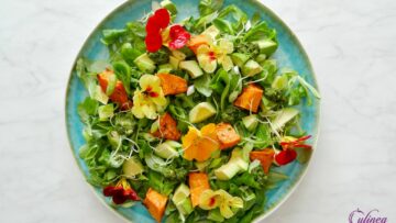 Salade met avocado en geroosterde pompoen