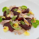 Salade met makreel, bietjes en spelt