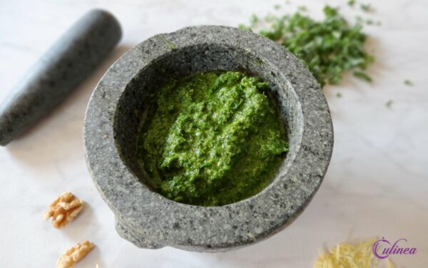 Pesto gemaakt van boerenkool