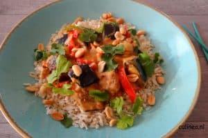 Aubergine curry met zilvervliesrijst