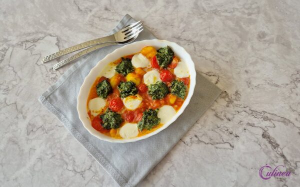 Gnocchi met tomaatjes en boerenkoolpesto