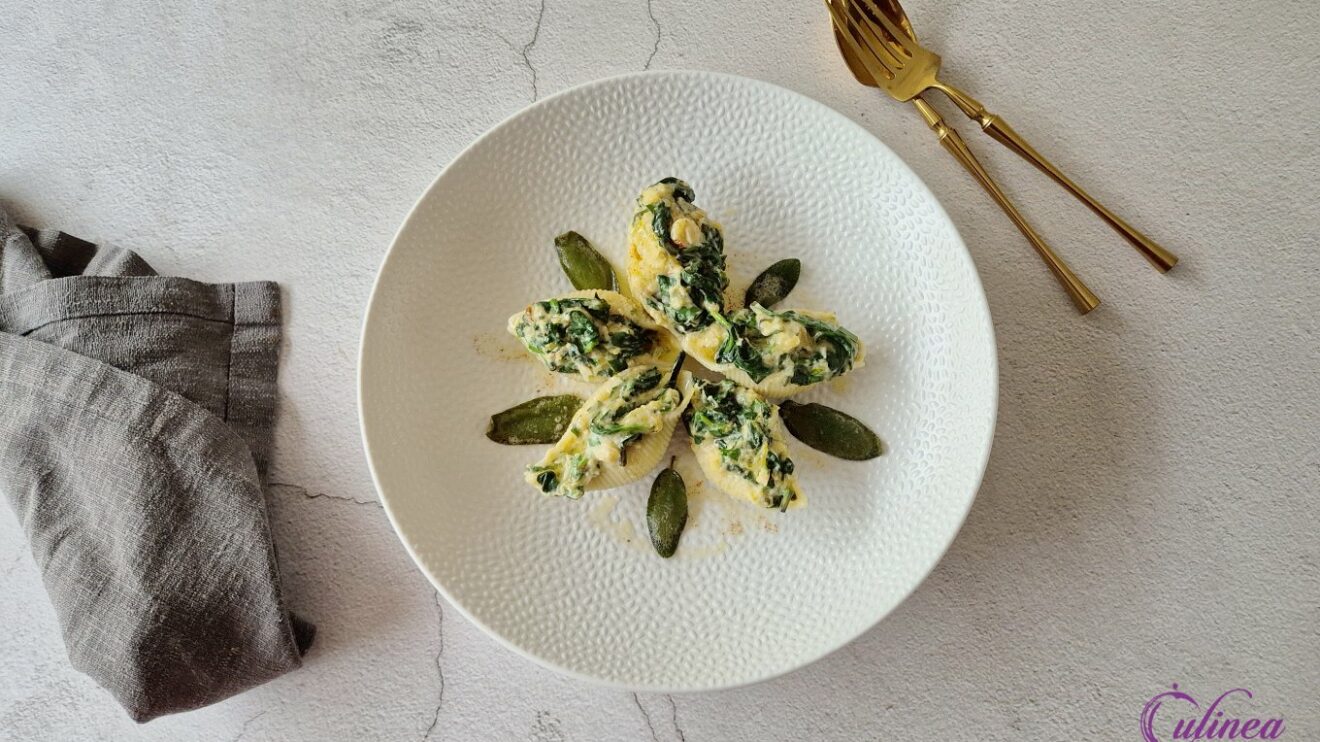 Pastaschelpen met spinazie en pompoen