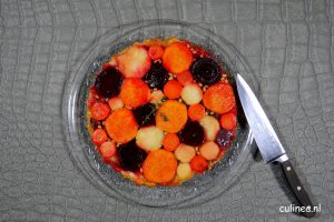 Tarte Tatin van wortel, zoete aardappel, pastinaak en biet