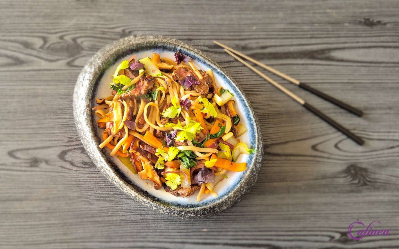 Thaise Bief met Paksoi, Shiitake en Paprika