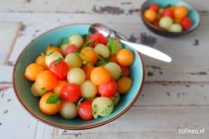 Meloenbolletjes met lavendelsiroop en munt