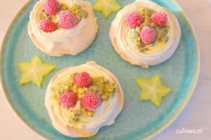 Pavlova's gevuld met mascarpone en passiefruit