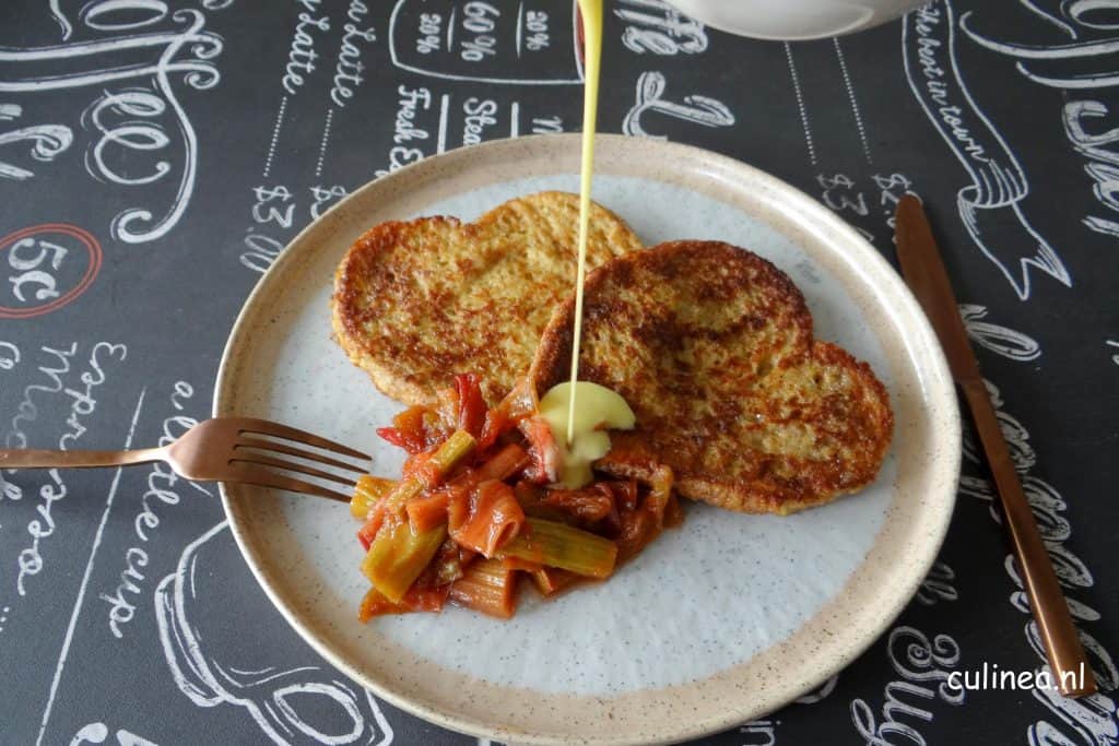 Wentelteefjes met rabarber