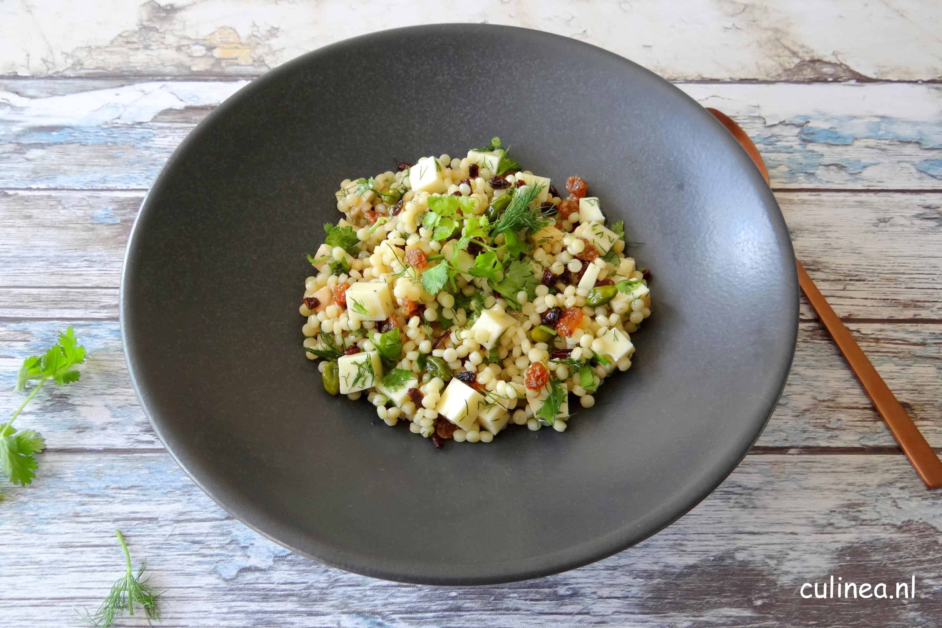 Parelcouscous salade met citroen en verse kruiden