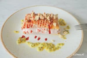 Tompouce met halva en passiefruit