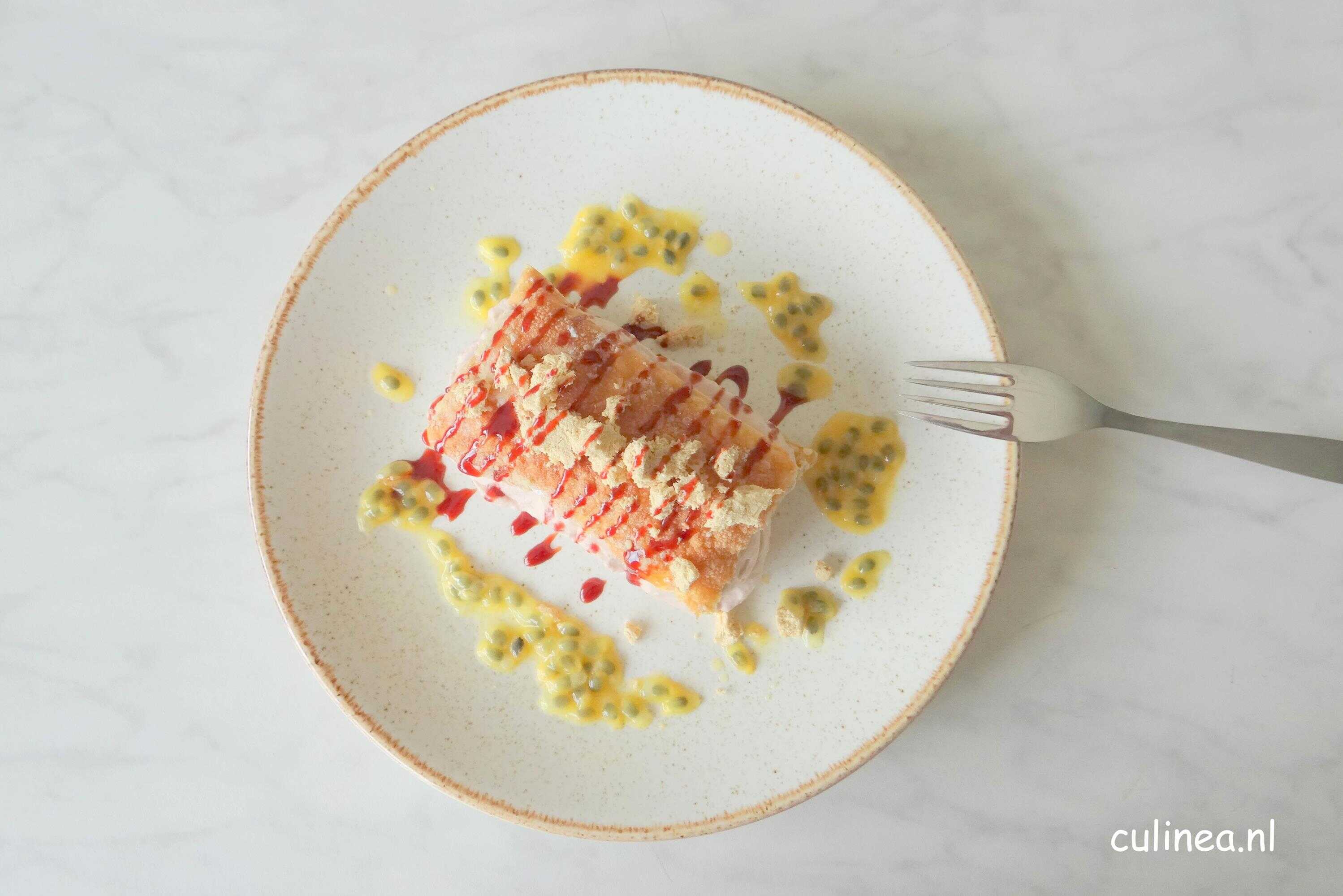 Tompouce met halva en passiefruit