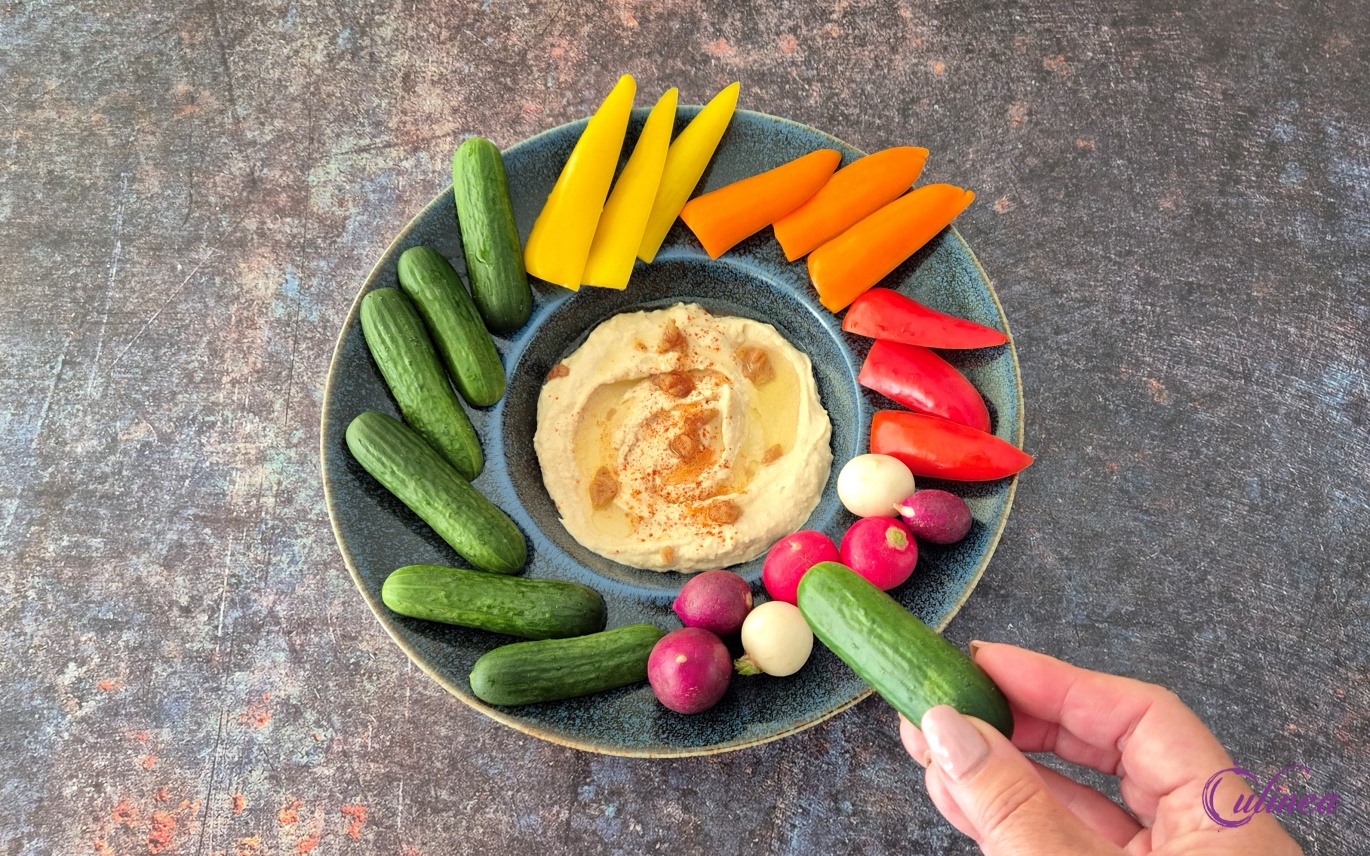 Hummus met gekonfijte knoflook