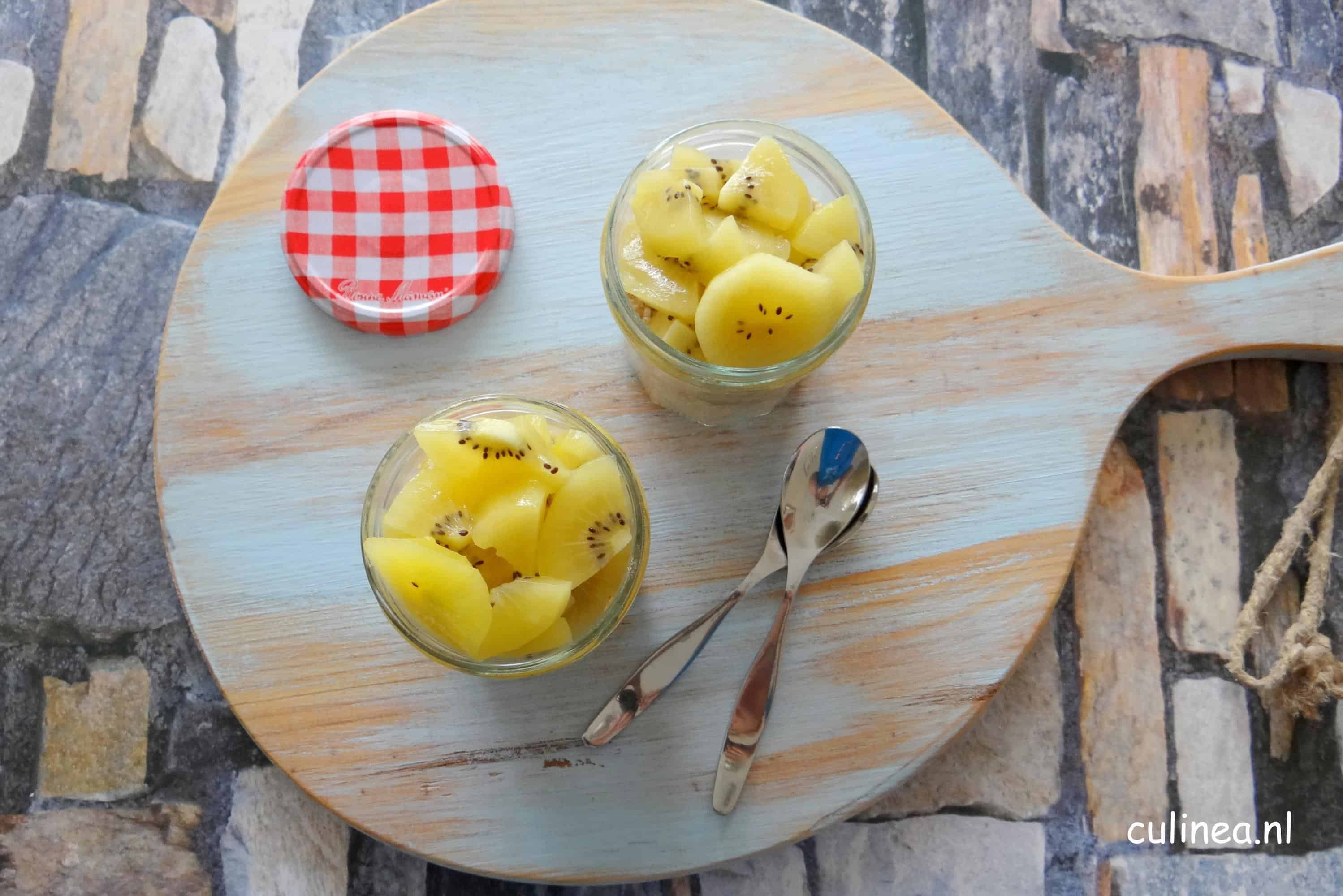 Overnight oats met SunGold kiwi