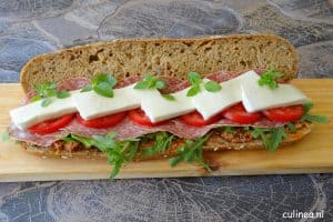 Stokbroodje salami met primosale kaas