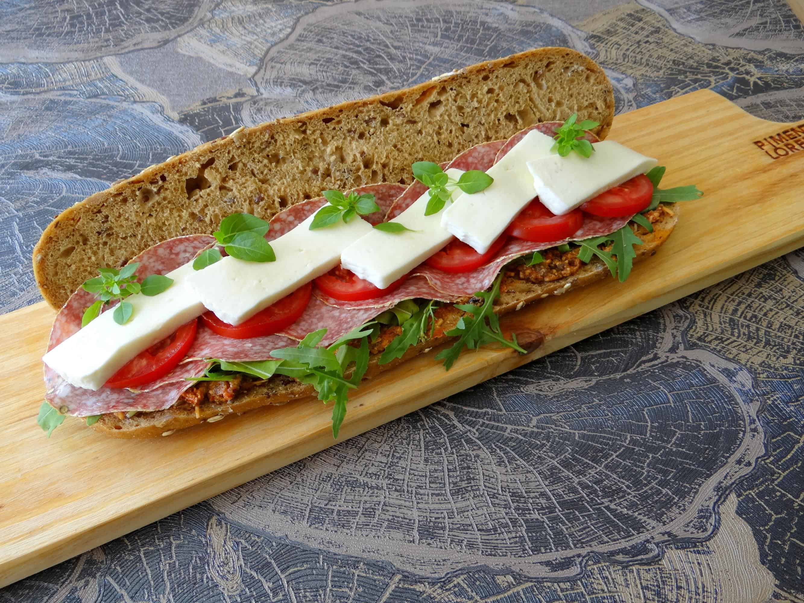 Stokbroodje salami met primosale kaas