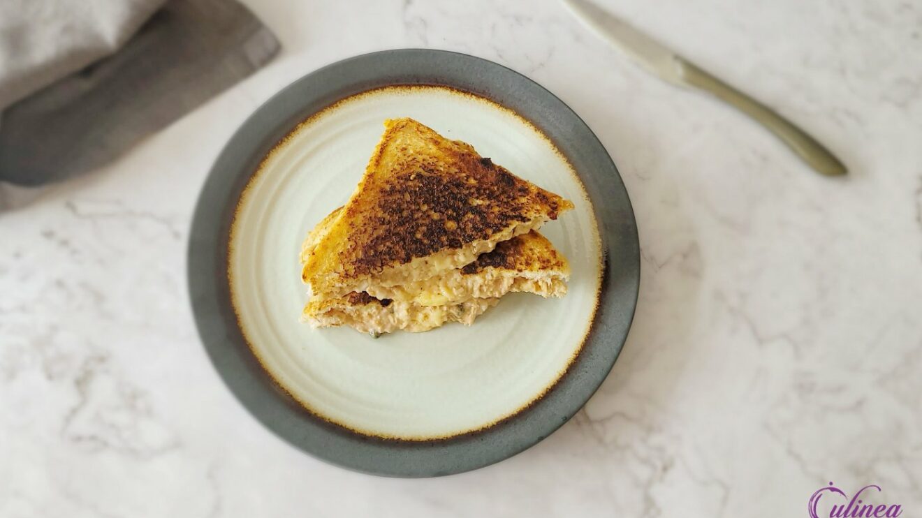 Tosti met tonijn en cheddar kaas