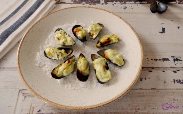 Gegratineerde mosselen met kerrie en wasabi