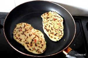 Pittig koriander knoflook naanbrood