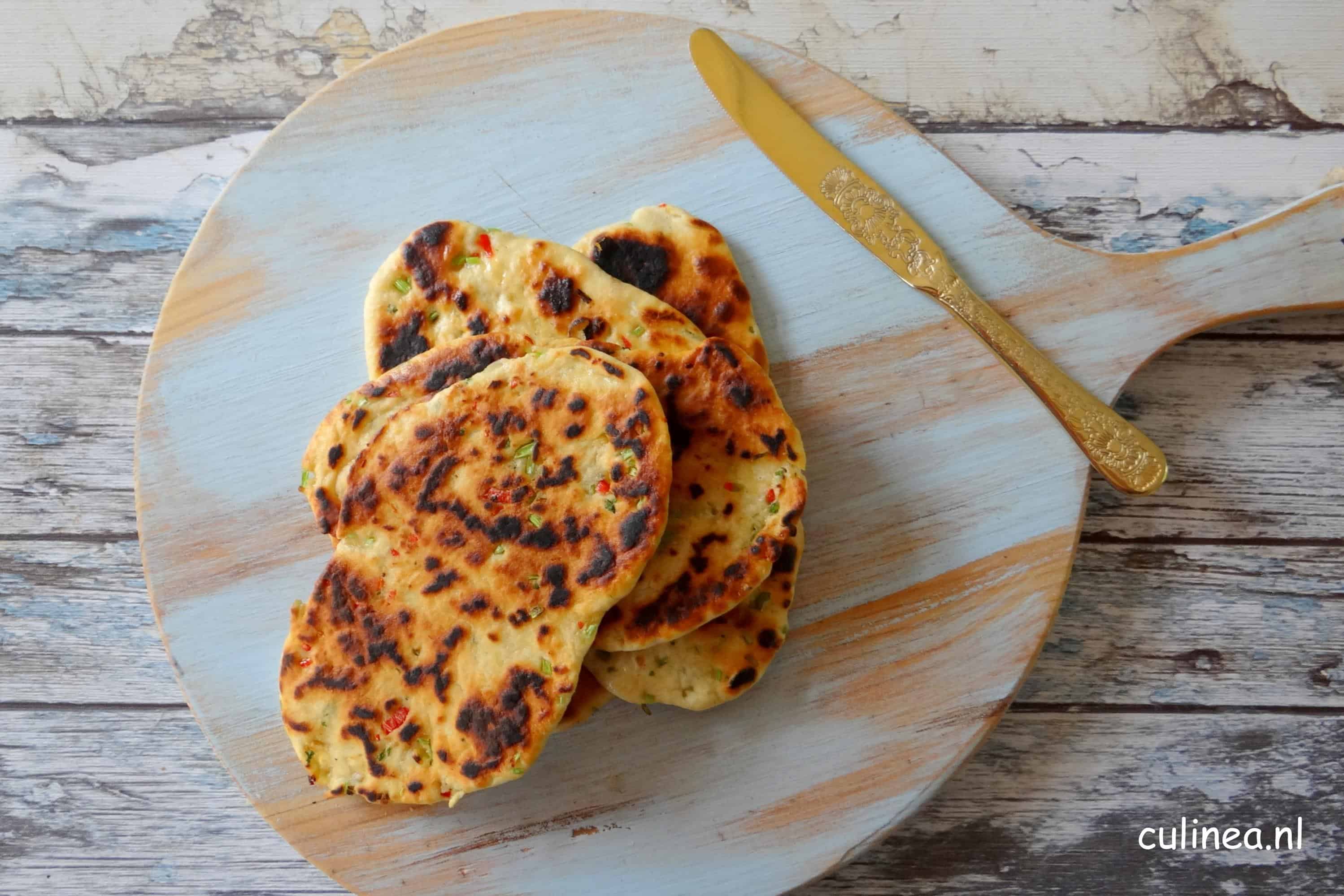 Pittig koriander knoflook naanbrood