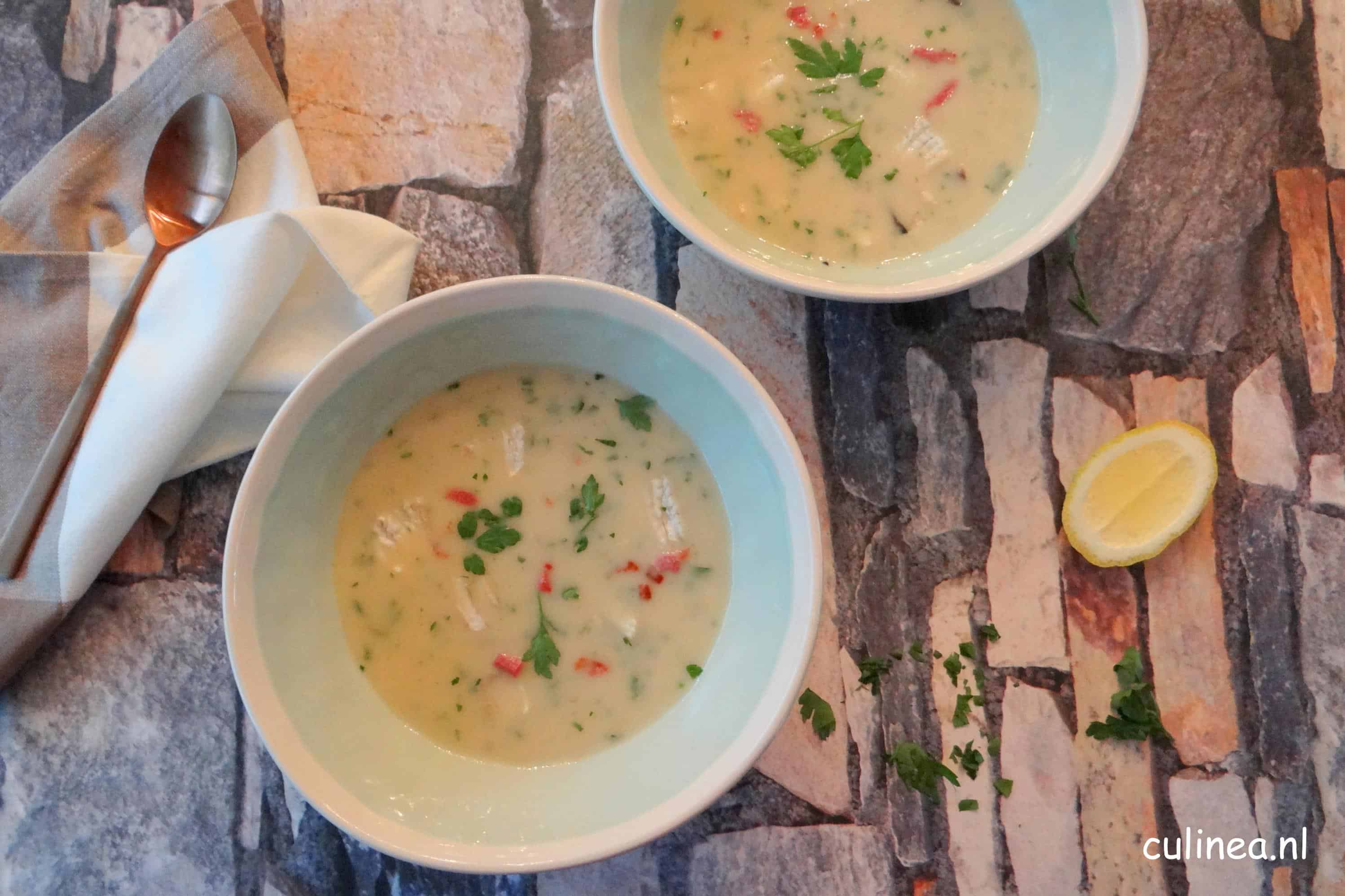 Palingsoep met peterselie en spekjes