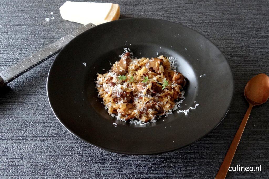 Orzo met paddenstoelen en balsamico