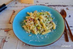 Pasta met Chinese kool, prei, spekjes en citroen