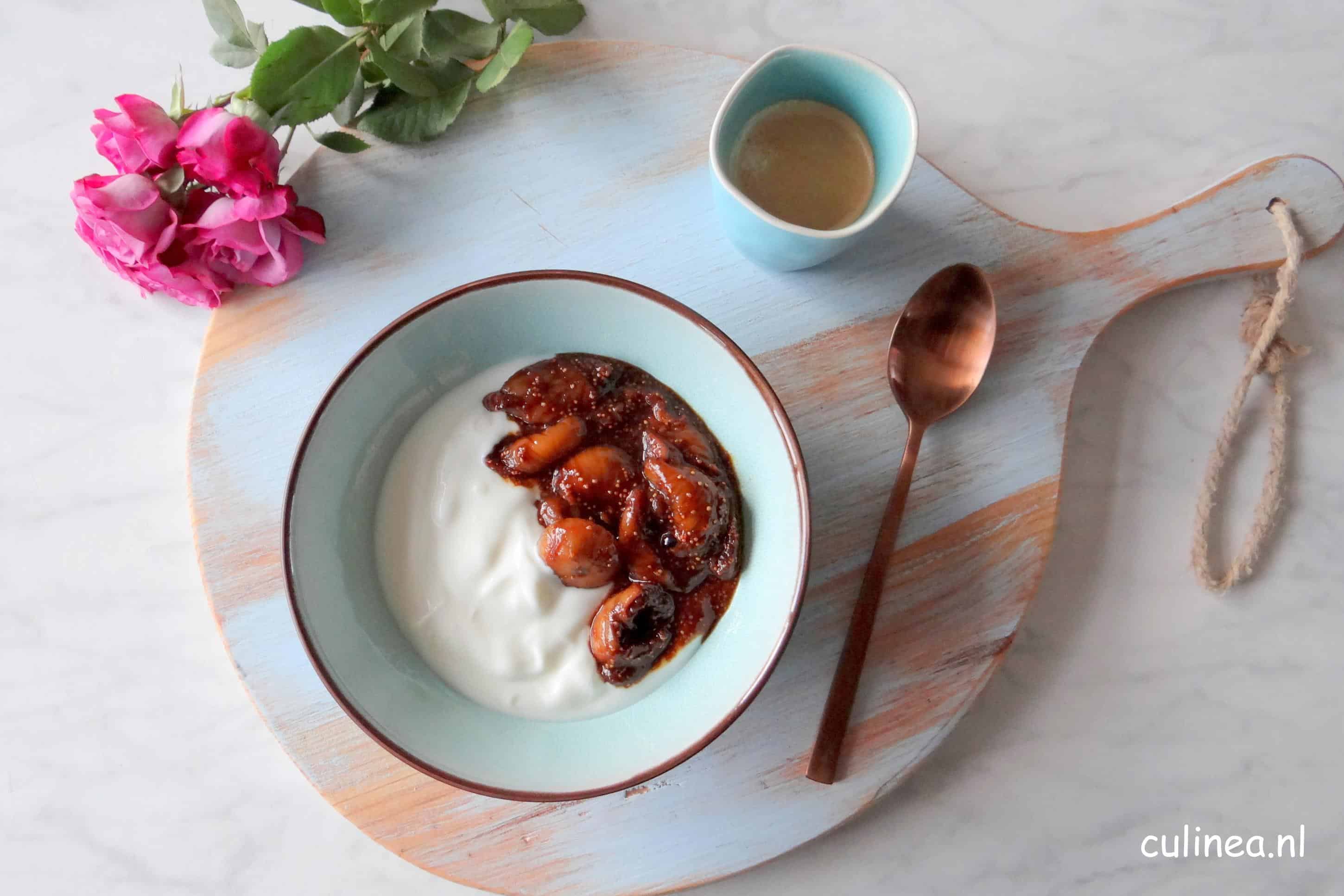 Vijgen koffie compote met yoghurt