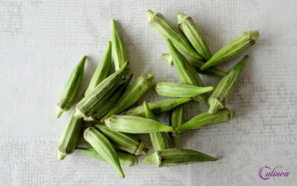 Polenta met garnalen, okra en paprika