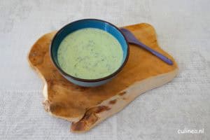 Magere yoghurt basilicumdressing