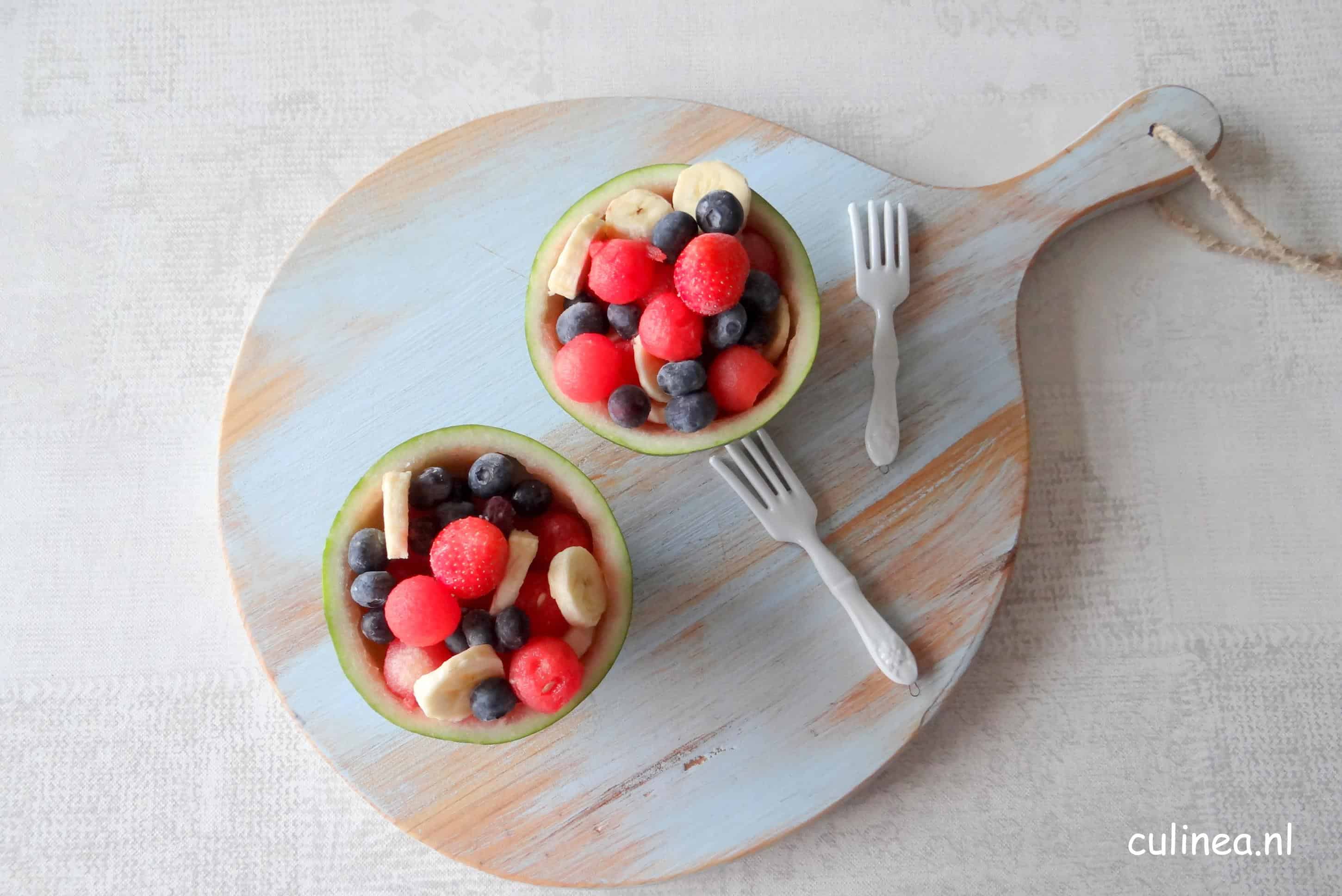 Mini watermeloen met vers fruit