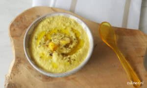 Hummus gemaakt van maïs en kikkererwten
