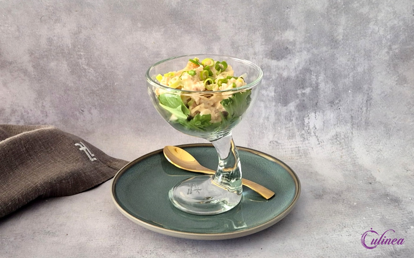 Kipkerrie Salade met Mangochutney