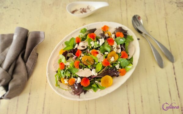 Kipsalade met abrikozen, feta en verse munt