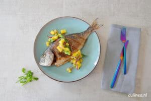 Zeebrasem uit de oven met een mangosalsa