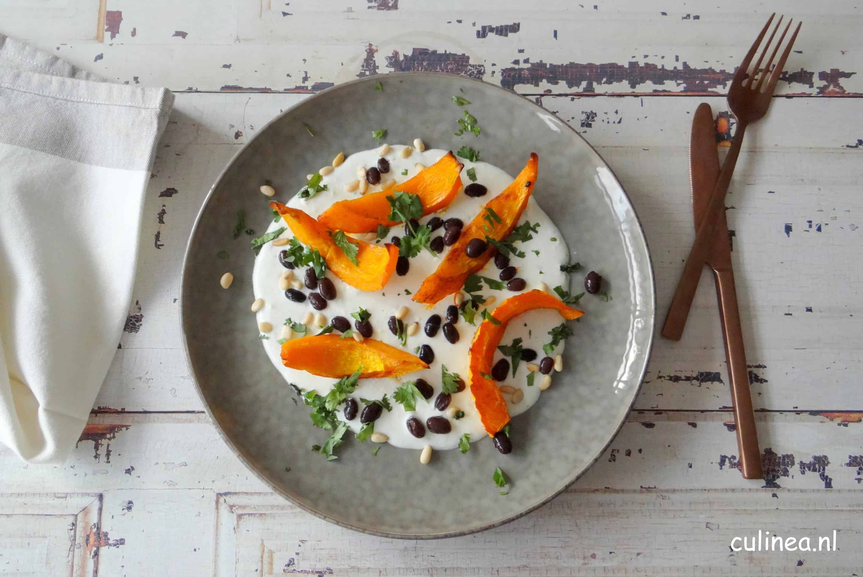 Gegrilde pompoen met een feta yoghurtdip
