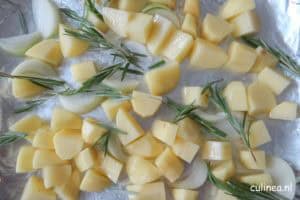 In de oven geroosterde aardappelen