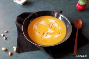 Thaise pompoen soep met kokosmelk