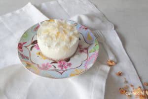 Ontbijttaartje met yoghurt, kokos en amandelen