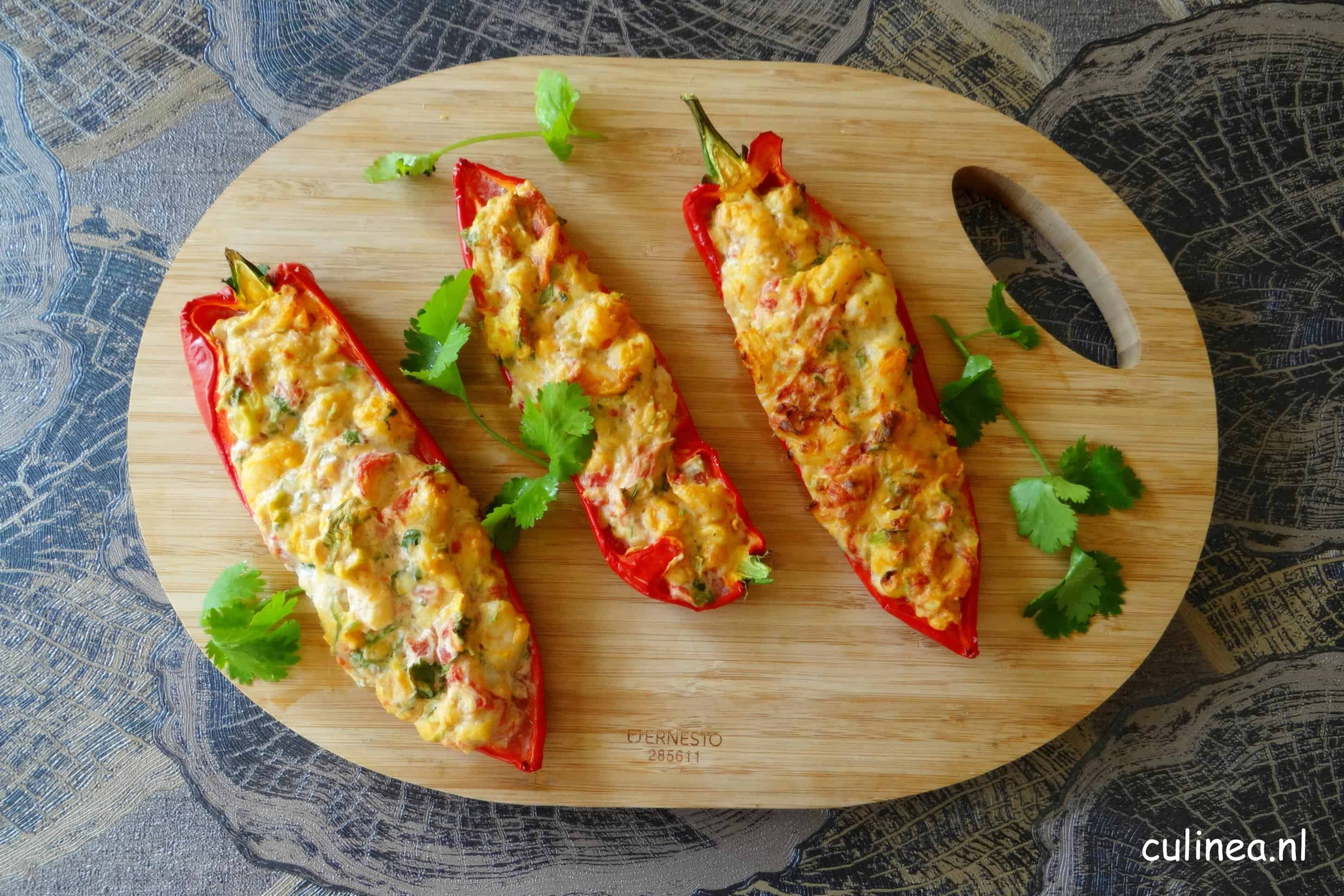 Puntpaprika's gevuld met garnalen