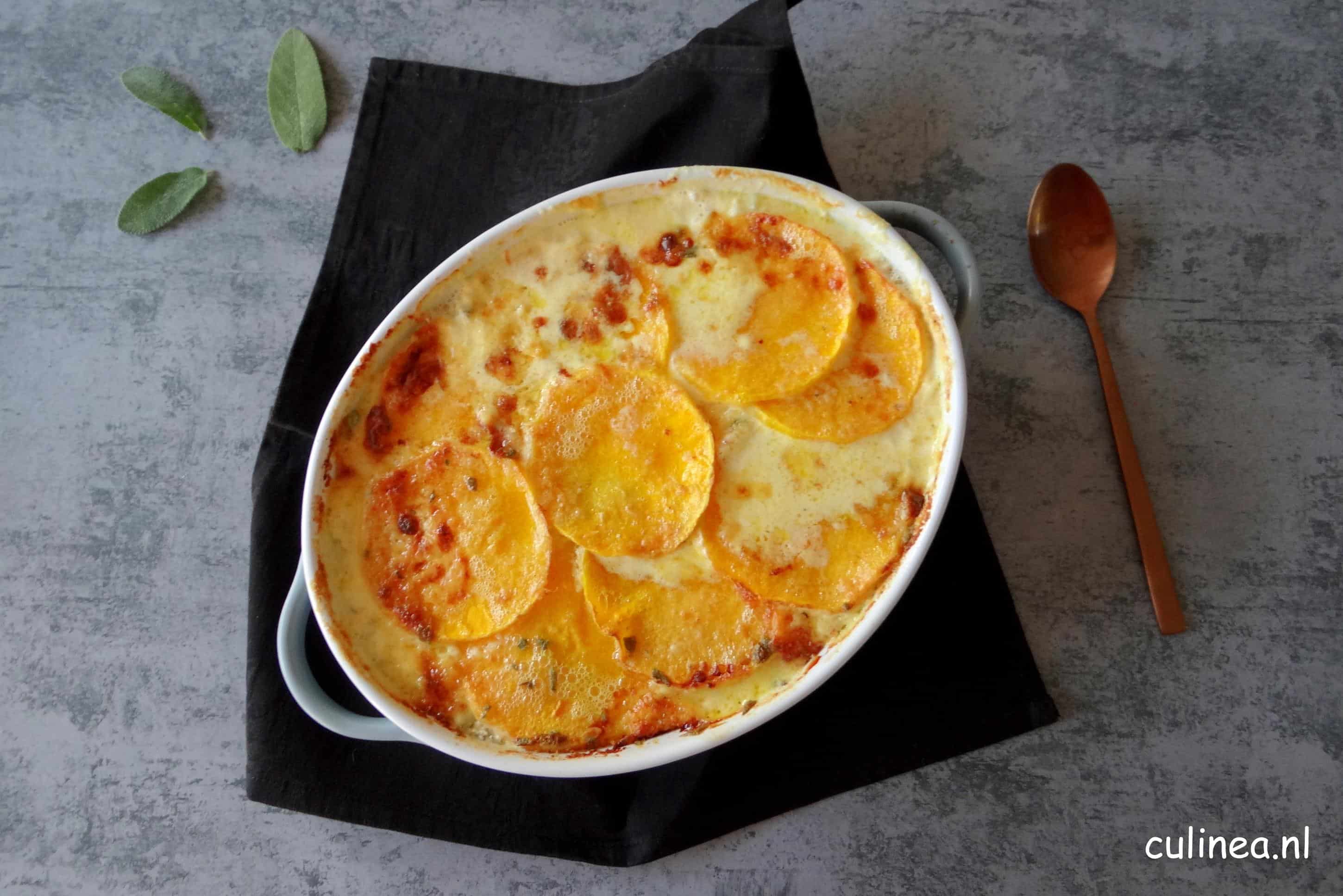 Romige pompoen gratin met salie