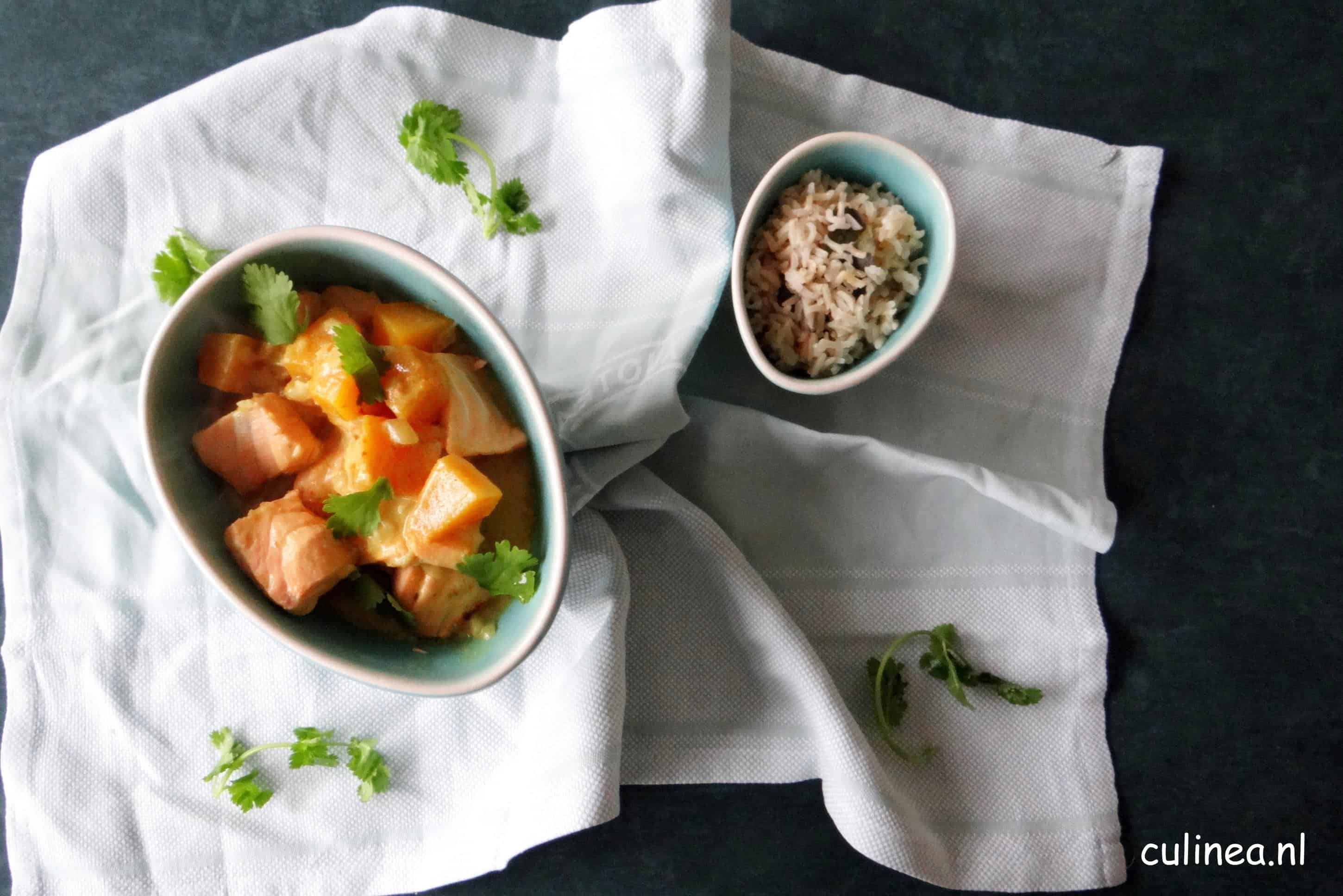Viscurry met zalm en pompoen