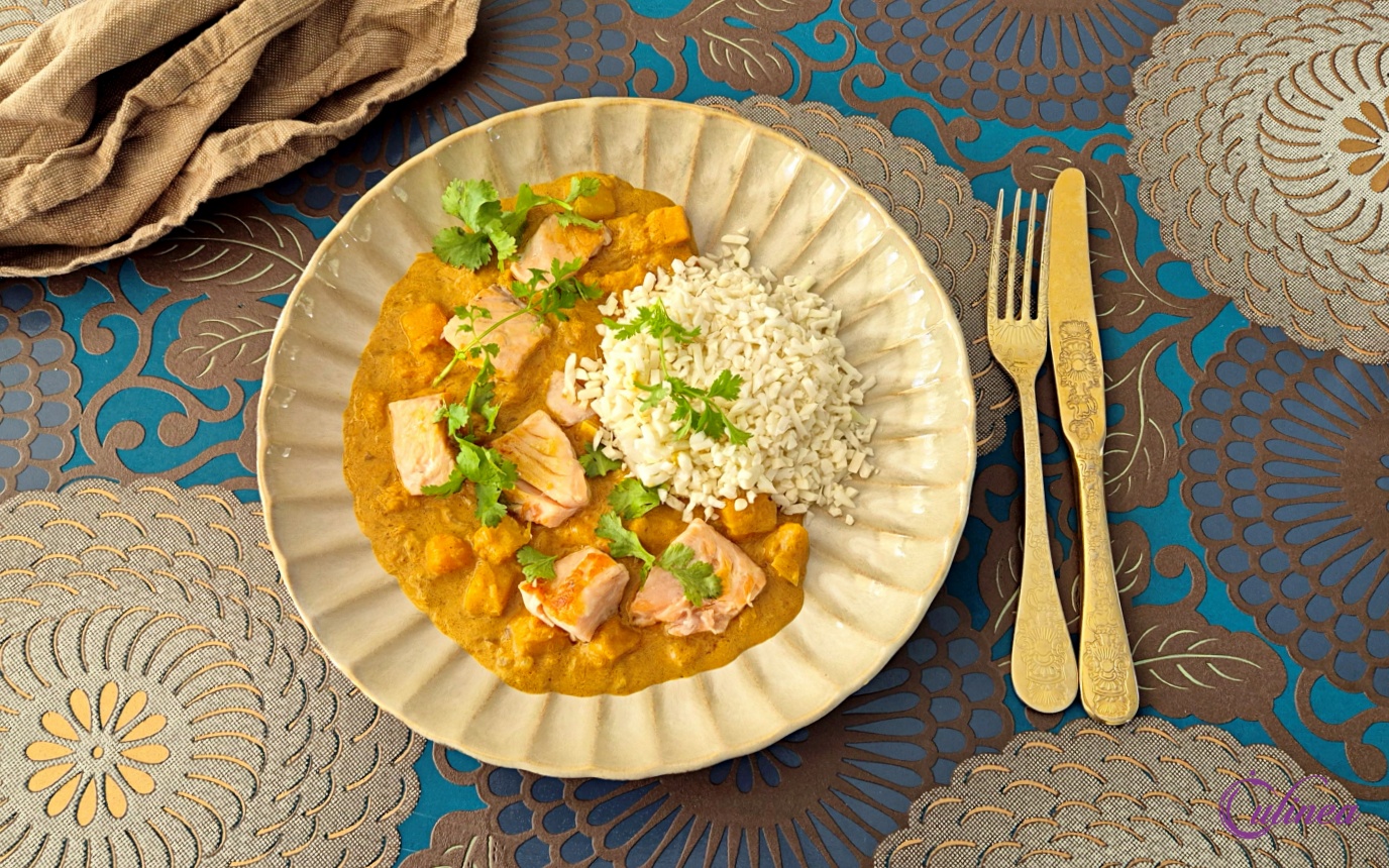 Viscurry met zalm en pompoen