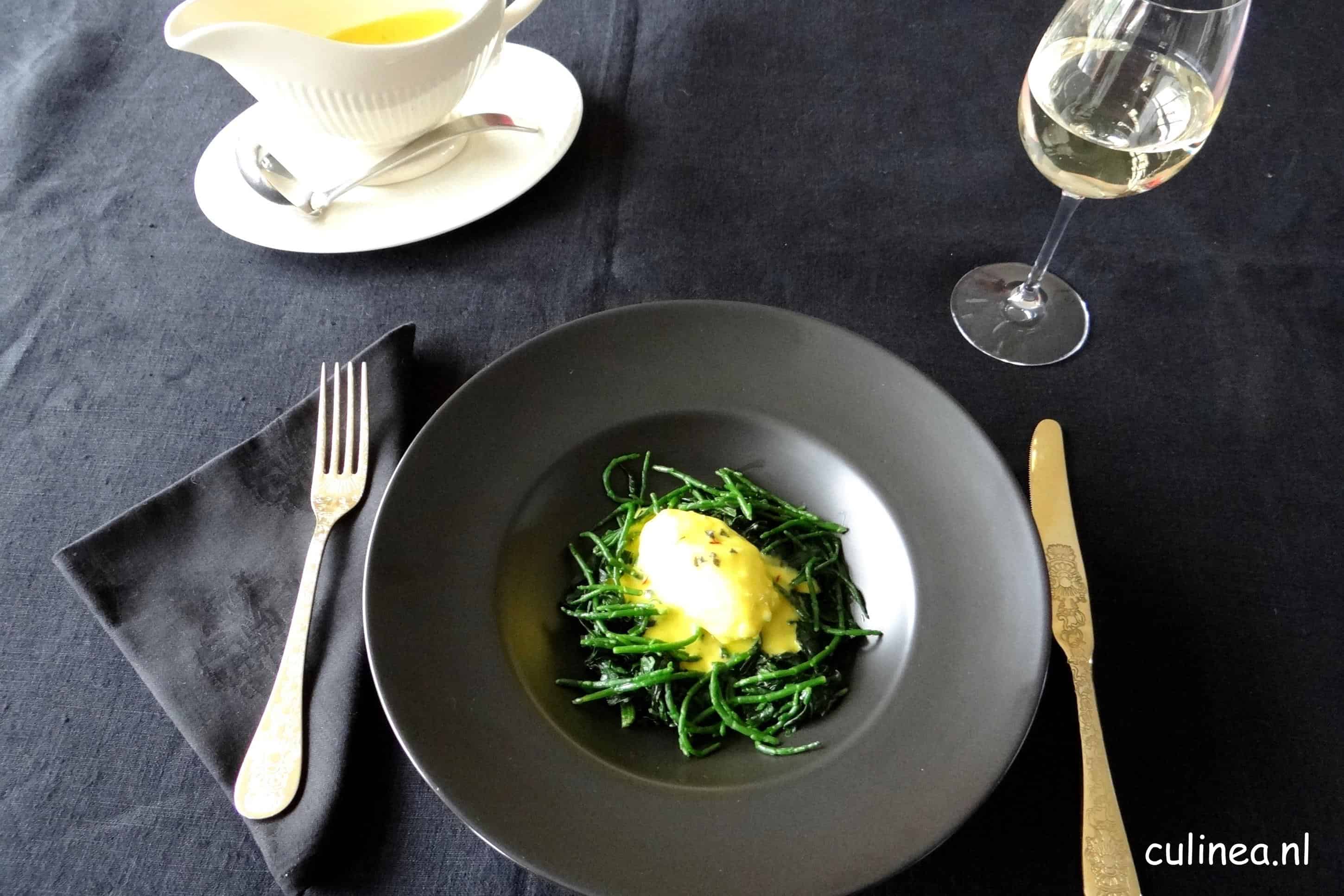 Vis quenelles met beurre blanc, spinazie en zeekraal