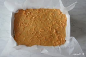Zoete aardappel cake met topping