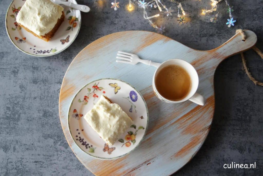 Zoete aardappel cake met topping