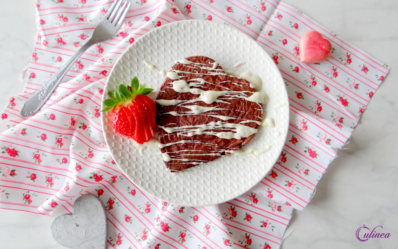 Red velvet hartvormige pannenkoekjes