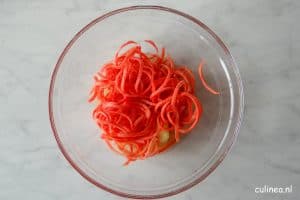 Miso Kabeljauw met Zoetzure Rode Wortel Noedels