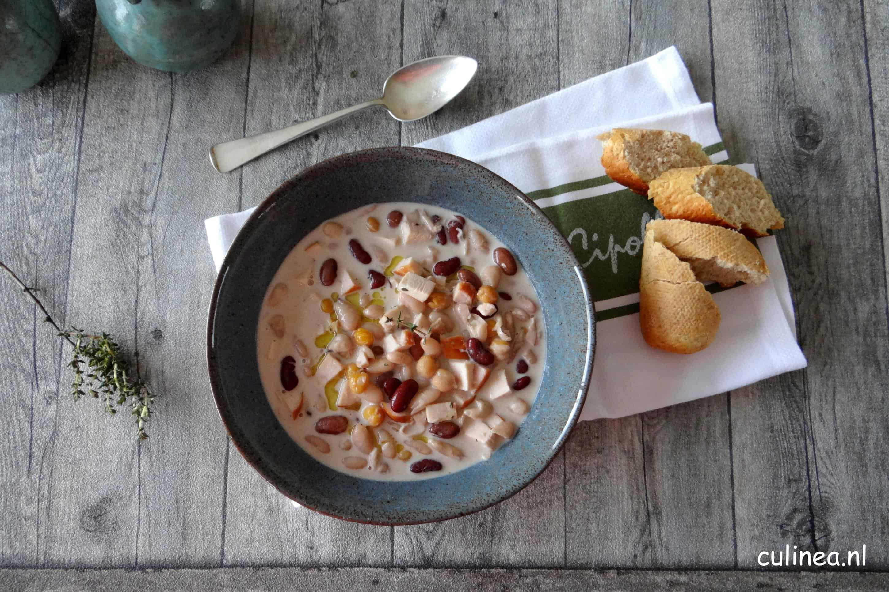 Romige bonensoep met gerookte kip