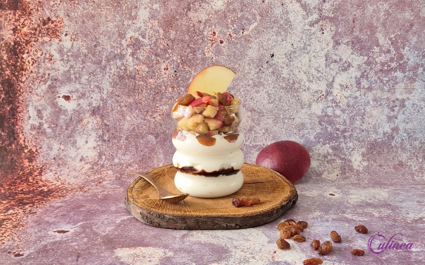 Yoghurt met karamel appelblokjes